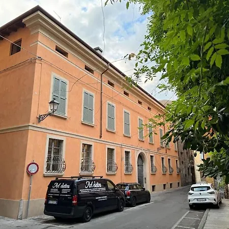 Grey-fontanelli Luxury Apartment